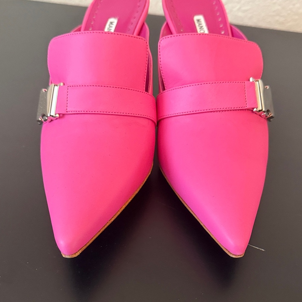 Manolo Blahnik Fuchsia Mules with Silver Buckle - Picture 10 of 15